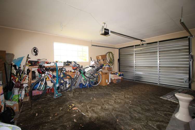 2 Fir Close Alexandra_15