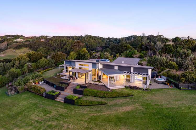 37 Brick Bay Drive Sandspit_24