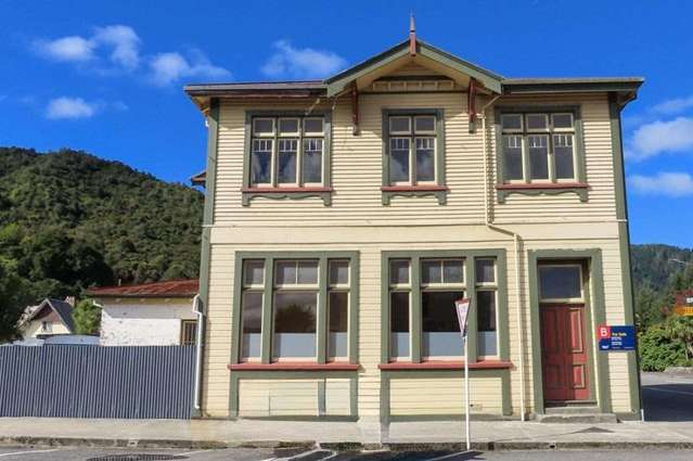 West Coast gin magnates selling iconic 'Gone with the Wind' building