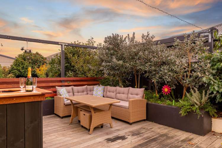 56 Travis Country Drive Burwood_19