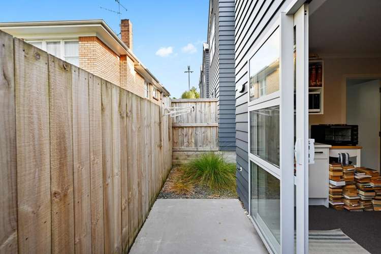 2/5 Teddy Street Whitiora_14