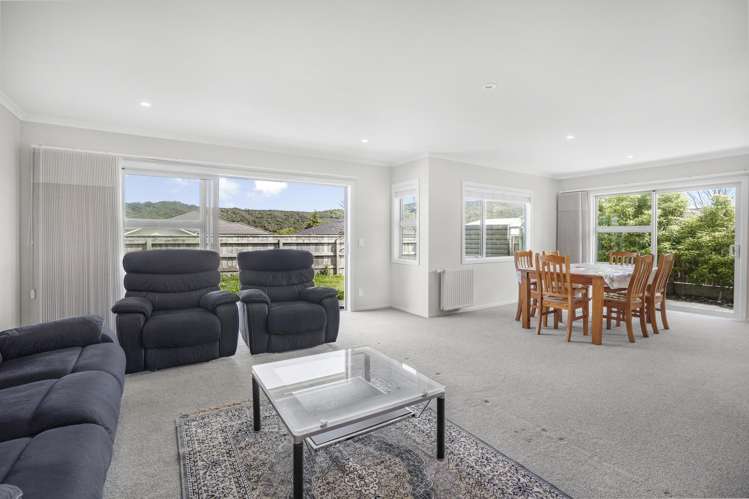 8 Henrietta Maxwell Grove Wainuiomata_2