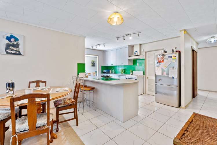 80 Saint Annes Crescent Wattle Downs_8