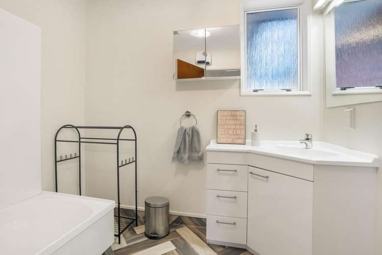 3 and 59 Derby Road Limehills_20