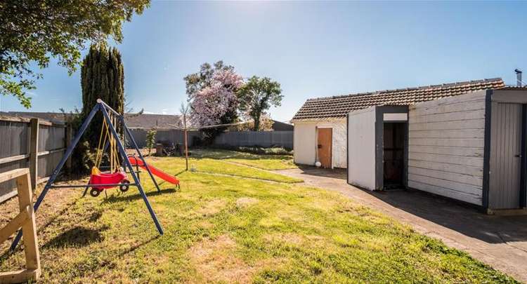17 Hollyford Avenue Bryndwr_11
