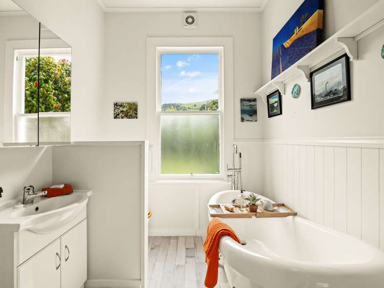 379 North Road North East Valley_4