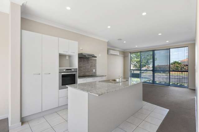 13 Concepts Way Flat Bush_2