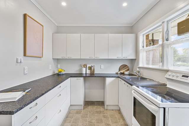 2/58 View Road Mount Eden_4