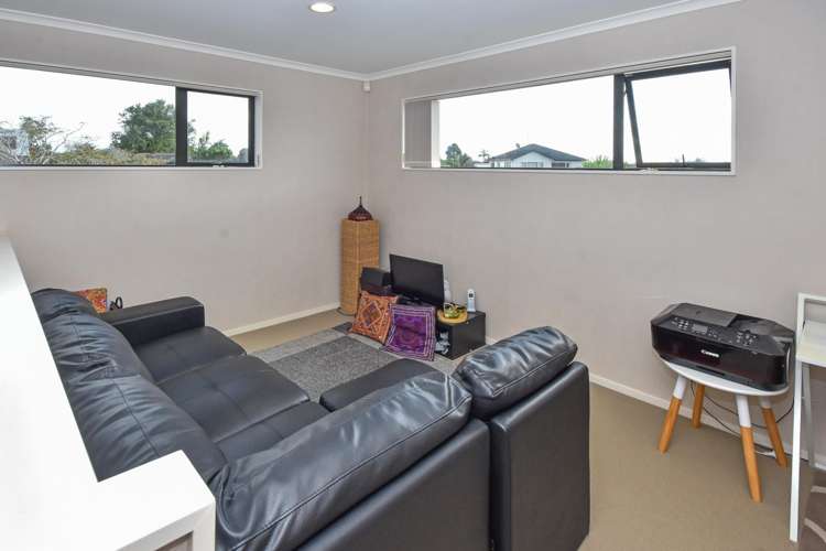 8 Ashkirk Place Wattle Downs_19