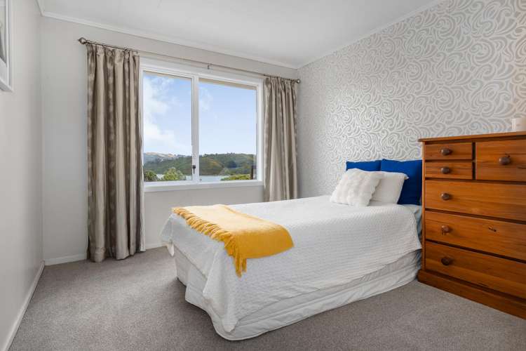 19 Forth Place Papakowhai_12