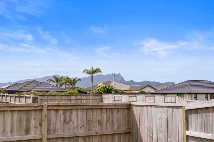 31 Saint Michael Crescent One Tree Point_30