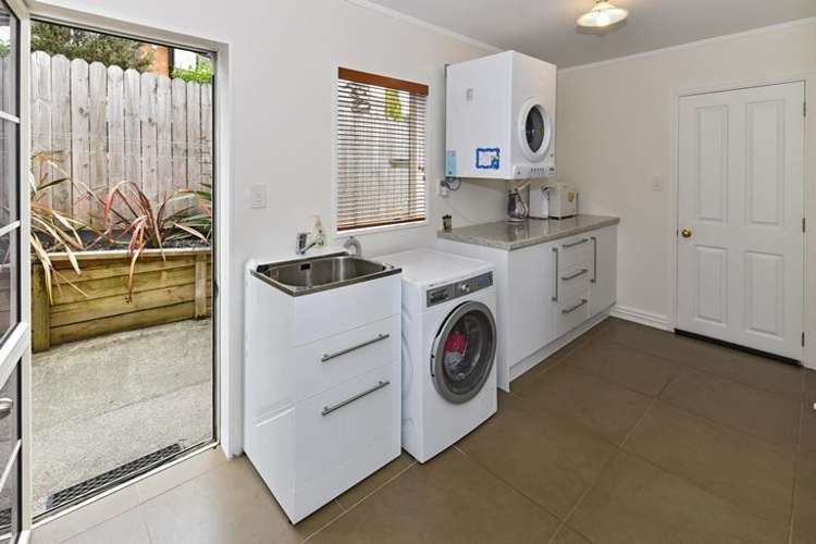 2 Muka Close The Gardens_12