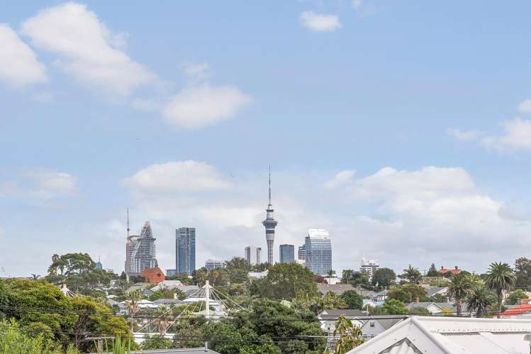 2/2 Lytton Street Devonport_14