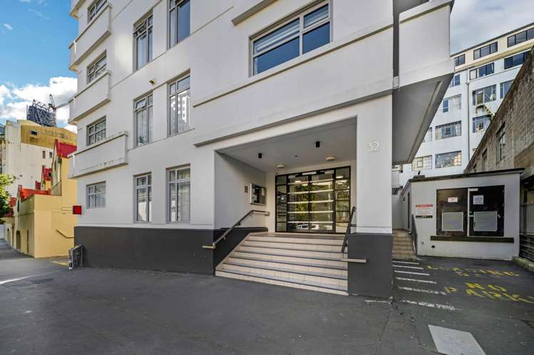 9B/32 Eden Crescent City Centre_10