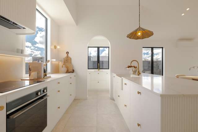 6 Parkside Avenue (off Roots Street East) Feilding_2