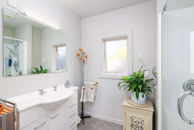 72 Marine Drive Diamond Harbour_16