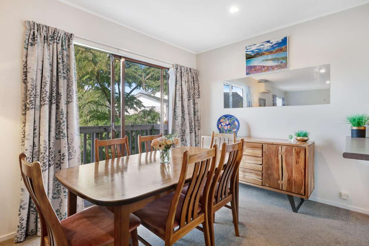 1/21 Ayton Drive_1