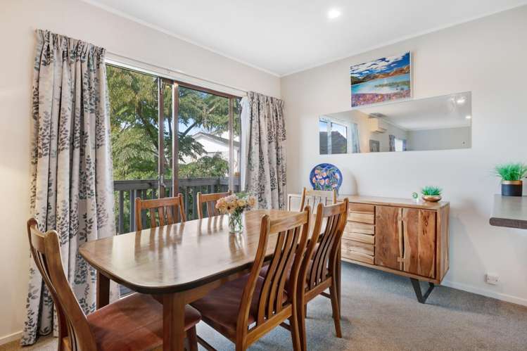 1/21 Ayton Drive Totara Vale_5