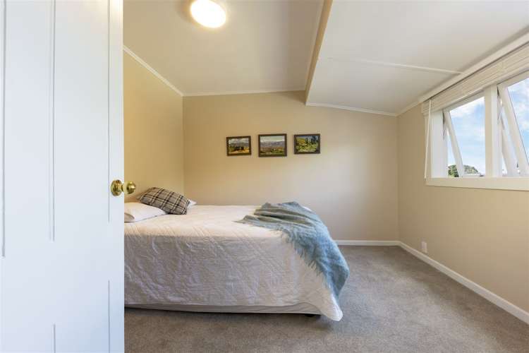 6 Forlong Rise Helensville_16