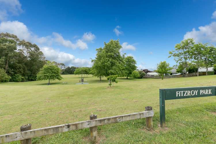 30 Lansdowne Crescent Glenview_18