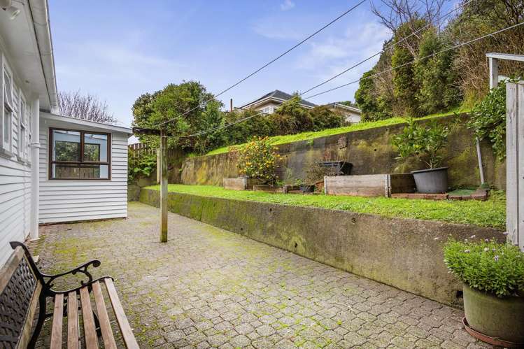 15 Ngatitoa Street Tawa_15