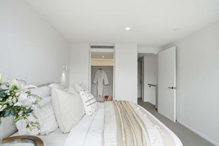 4/22 Clissold Street Merivale_16