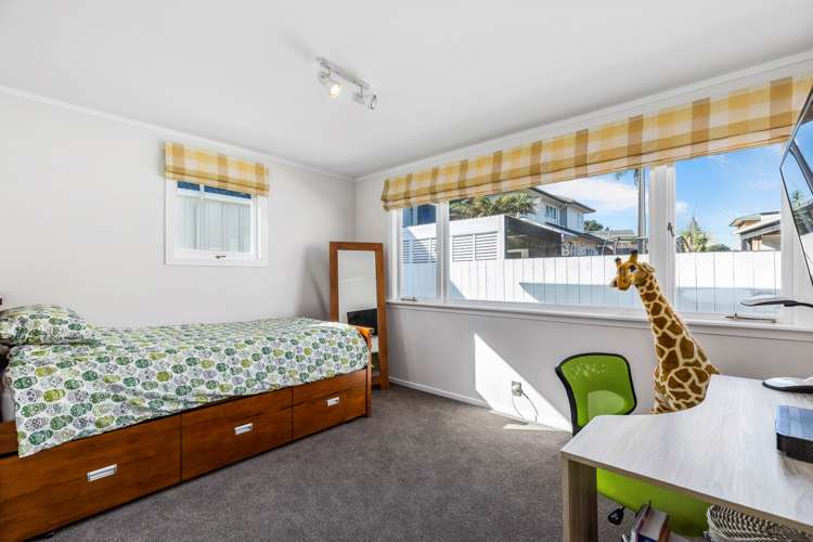 2/8 Oteha Valley Road Northcross_11