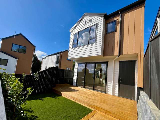 44D Sylvan Crescent Te Atatu South_1