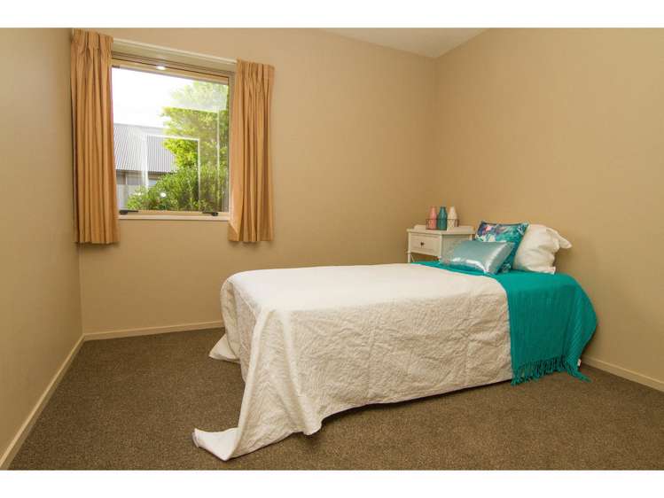 22 Parkside Crescent Northwood_10