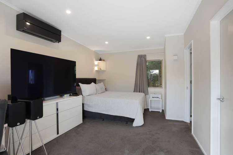 90 The Terrace Herald Island_37