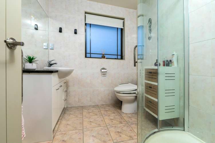 33 Sapperton Drive Henderson_12