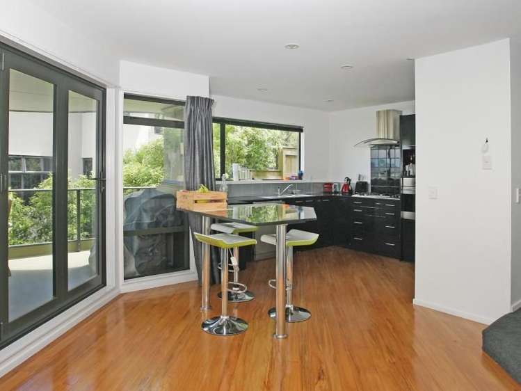 9 Sovereign Point Kaiwharawhara_7