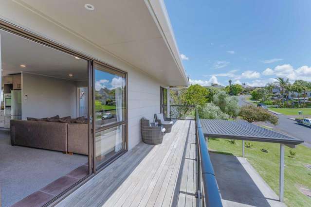 7 John Dee Crescent Red Beach_3