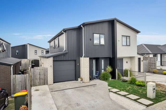 2/62 Cabourne Drive Glenview_3