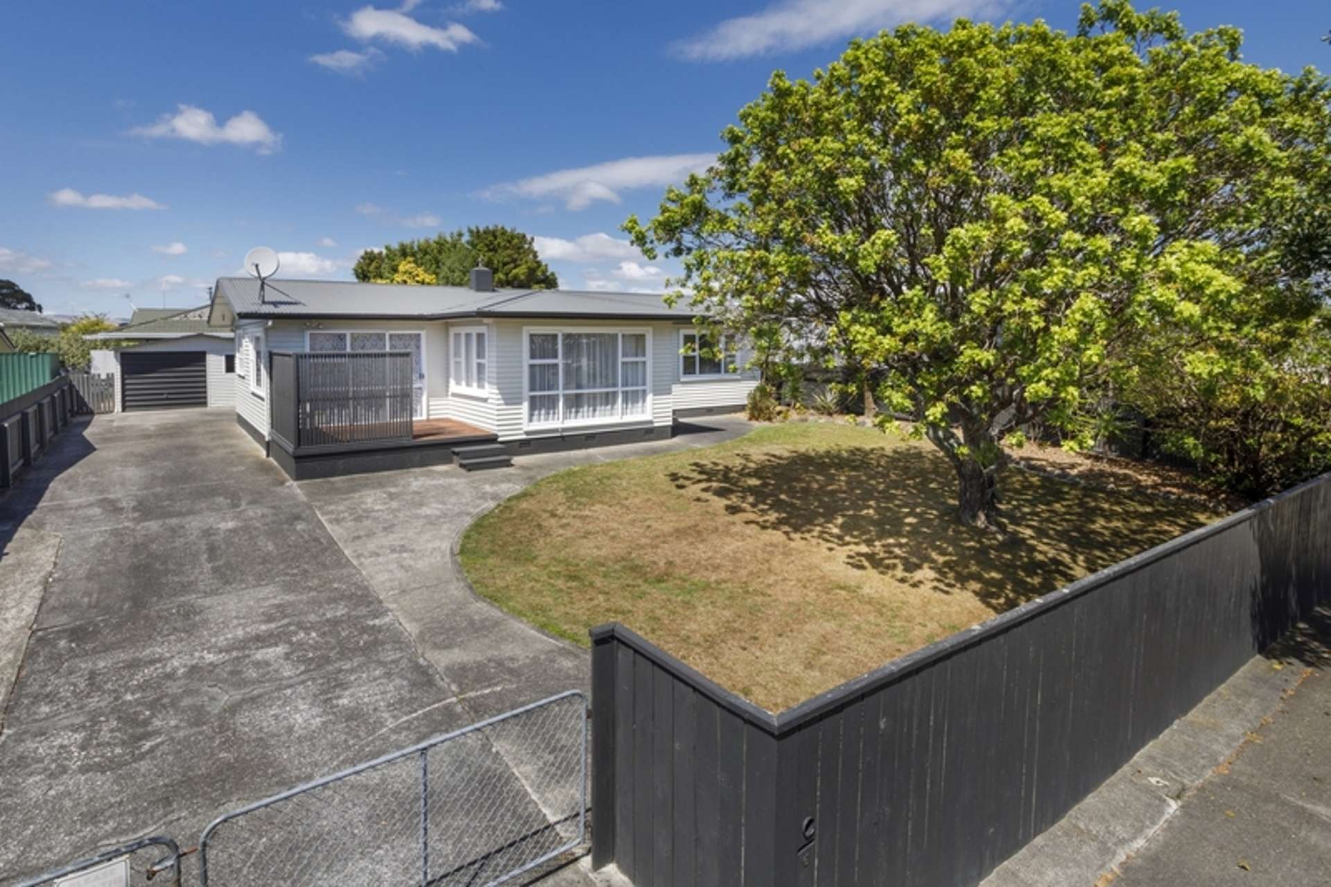 6 Lockhart Avenue Milson_0