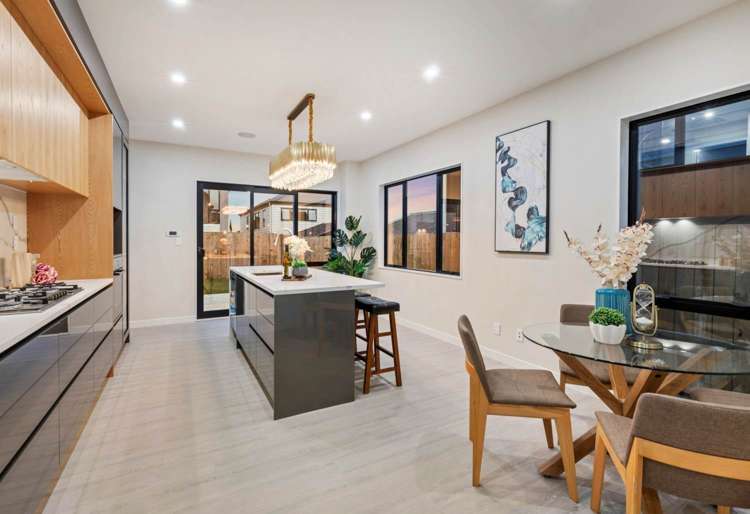12 Woodacre Street Flat Bush_7