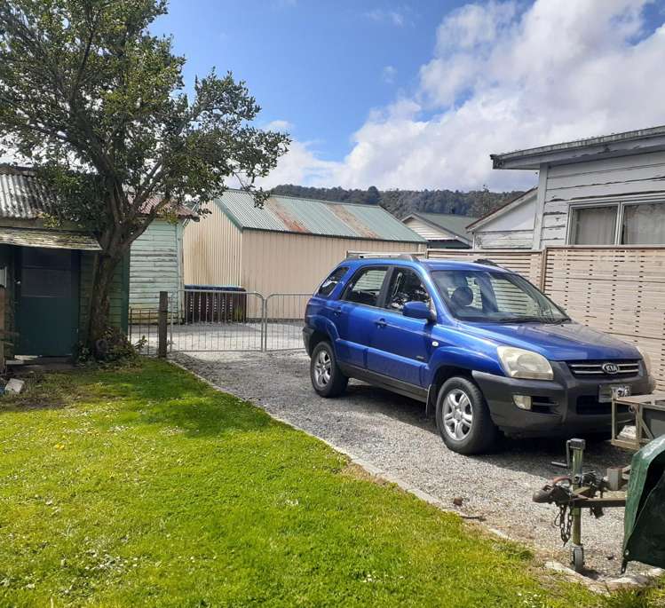 84 Shiel Street Reefton_13