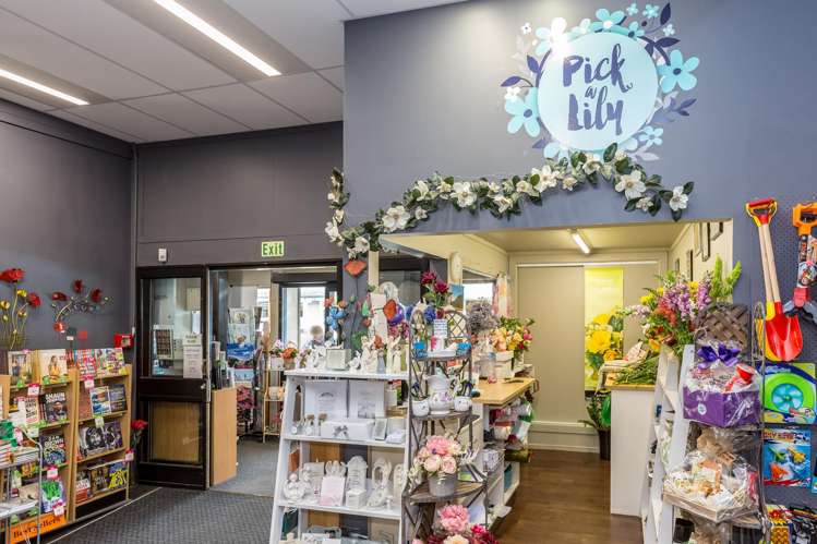 66-80 High Street North Carterton_13