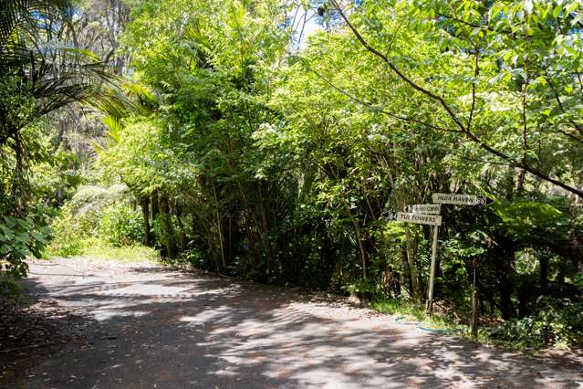 86 Huia Road Titirangi_3