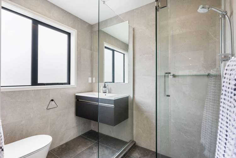 8 Reg Pearce Way Glen Innes_19