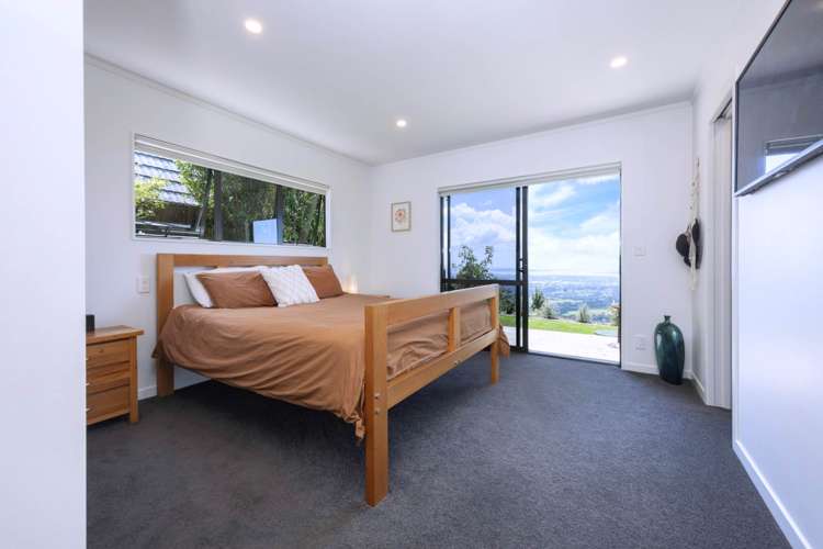 5 Brabant Road Waiatarua_13