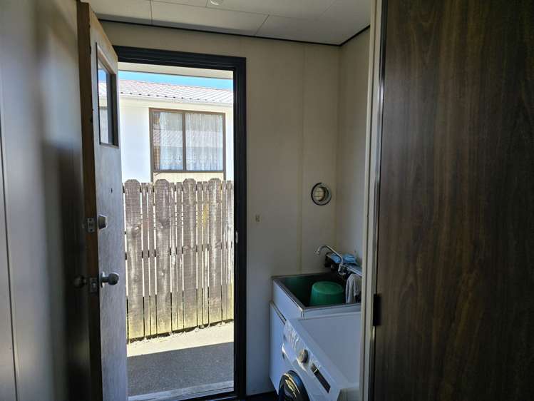 1/15 Starforth Place Henderson_12