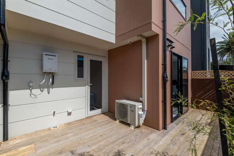 33 Williamson Avenue Belmont_11