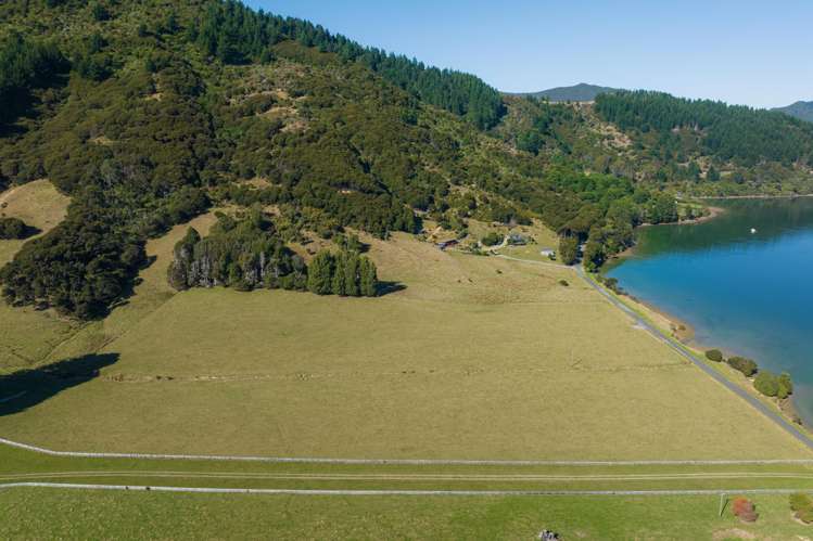 5552 Kenepuru Road Waitaria Bay_17