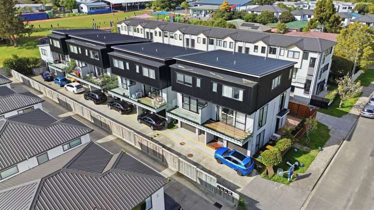 2/19 Kingdale Road_2