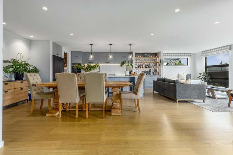 14 Rotorua Grove Aotea_10