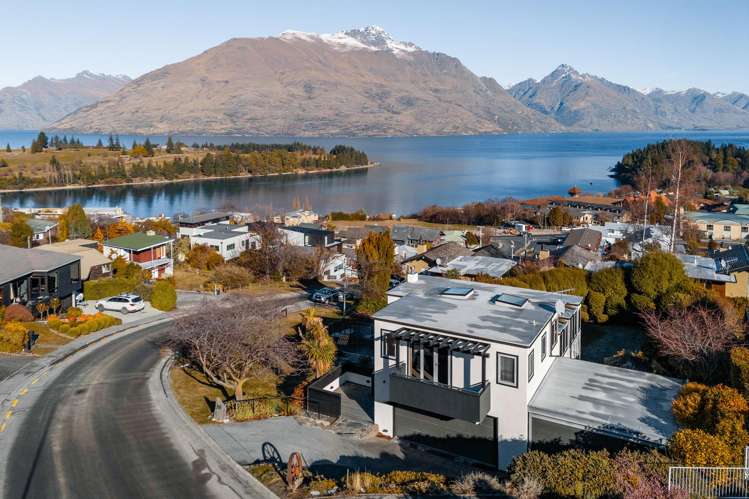18 Dublin Street Queenstown Hill_1