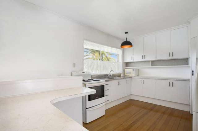 2/55 Glenmore Road Sunnyhills_4