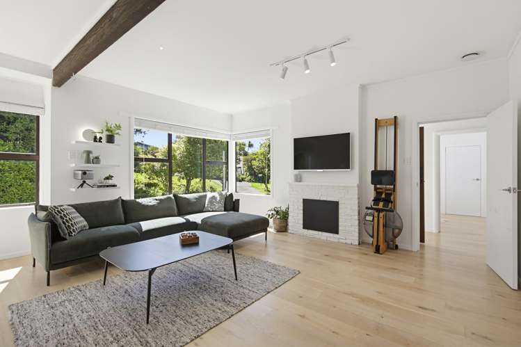 53 Tarawera Road Johnsonville_1