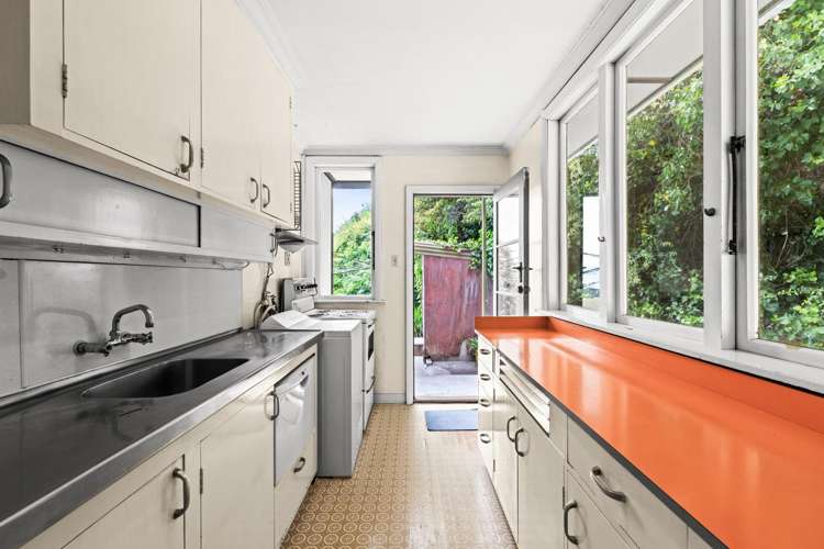 8 Goldsmith Road Hospital Hill_12